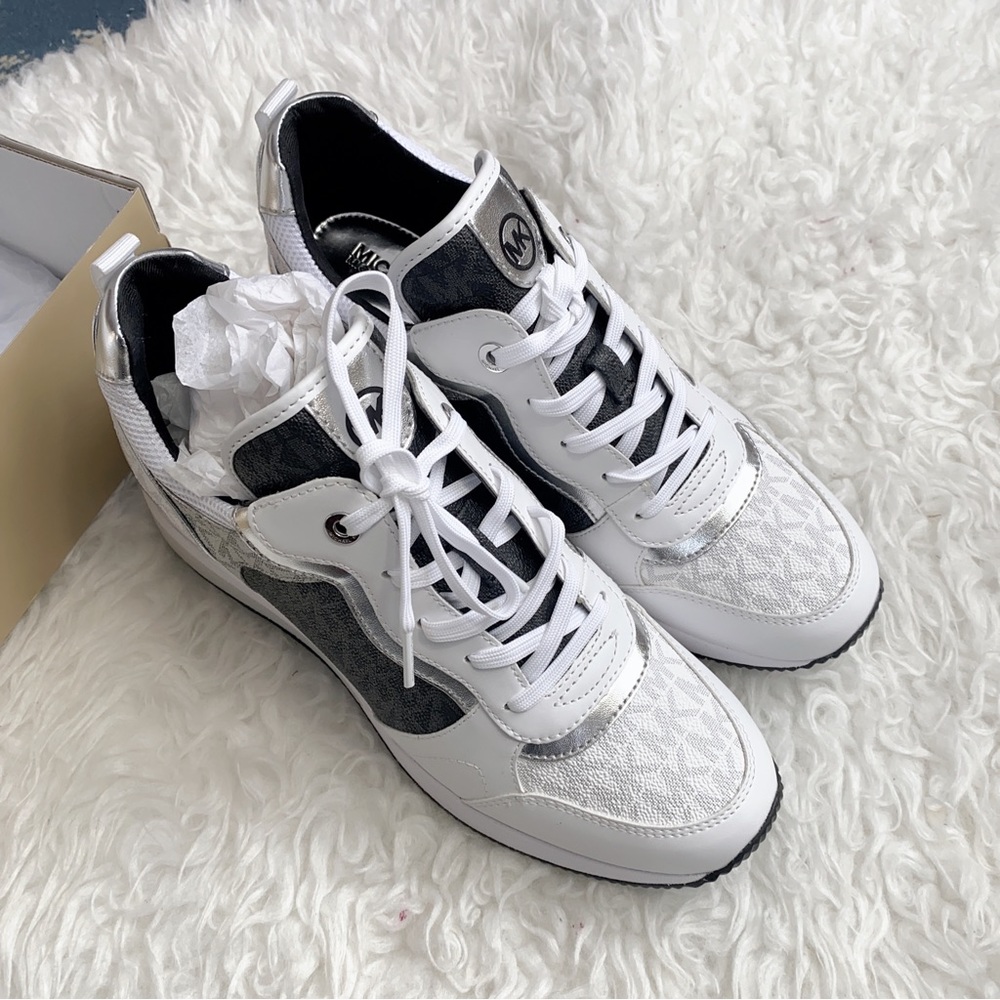 Michael kors women’s Crista Mixed-Media Trainer size 10 - Picture 8 of 10